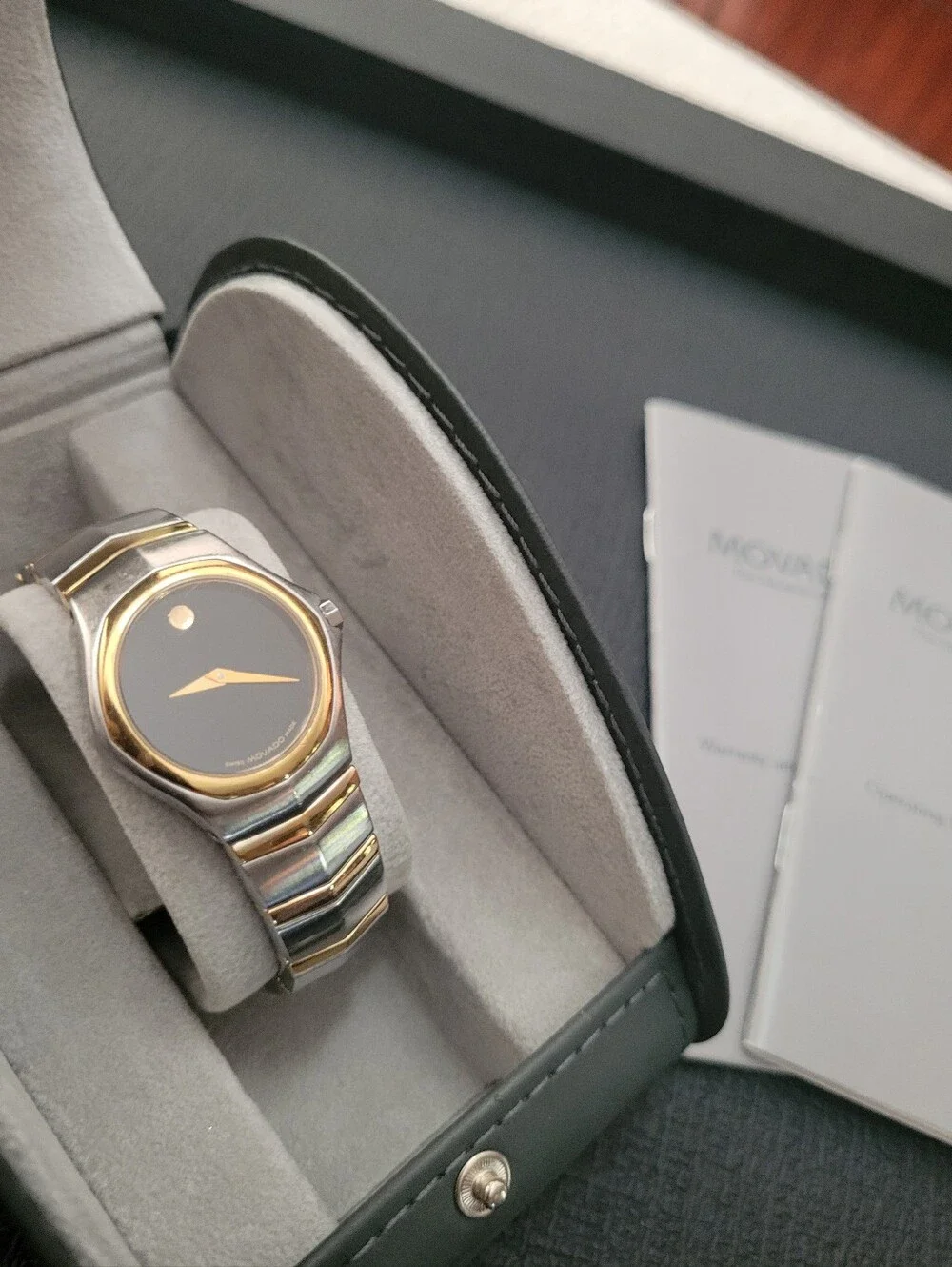 Authentic Movado Museum Watch 24mm Black Two-Tone Extra Links Box Papers